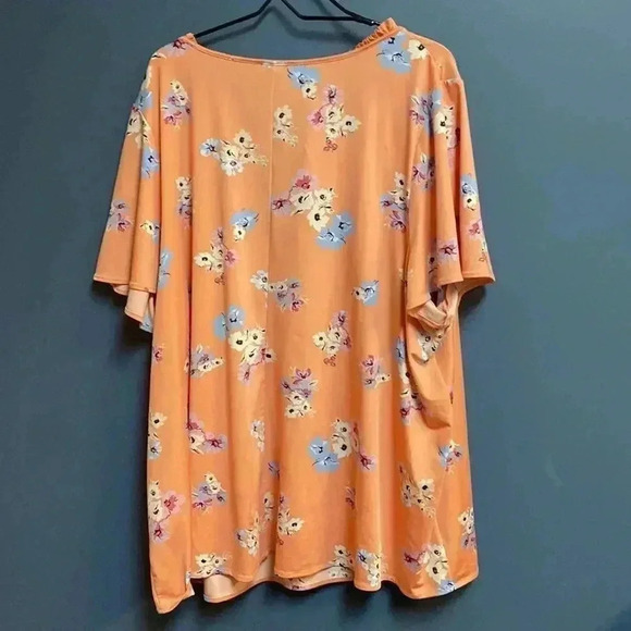 LANE BRYANT WOMENS SIZE 26/28 SHORT SLEEVE FLOWY PEACH FLORAL TOP CLEAN - Picture 9 of 10